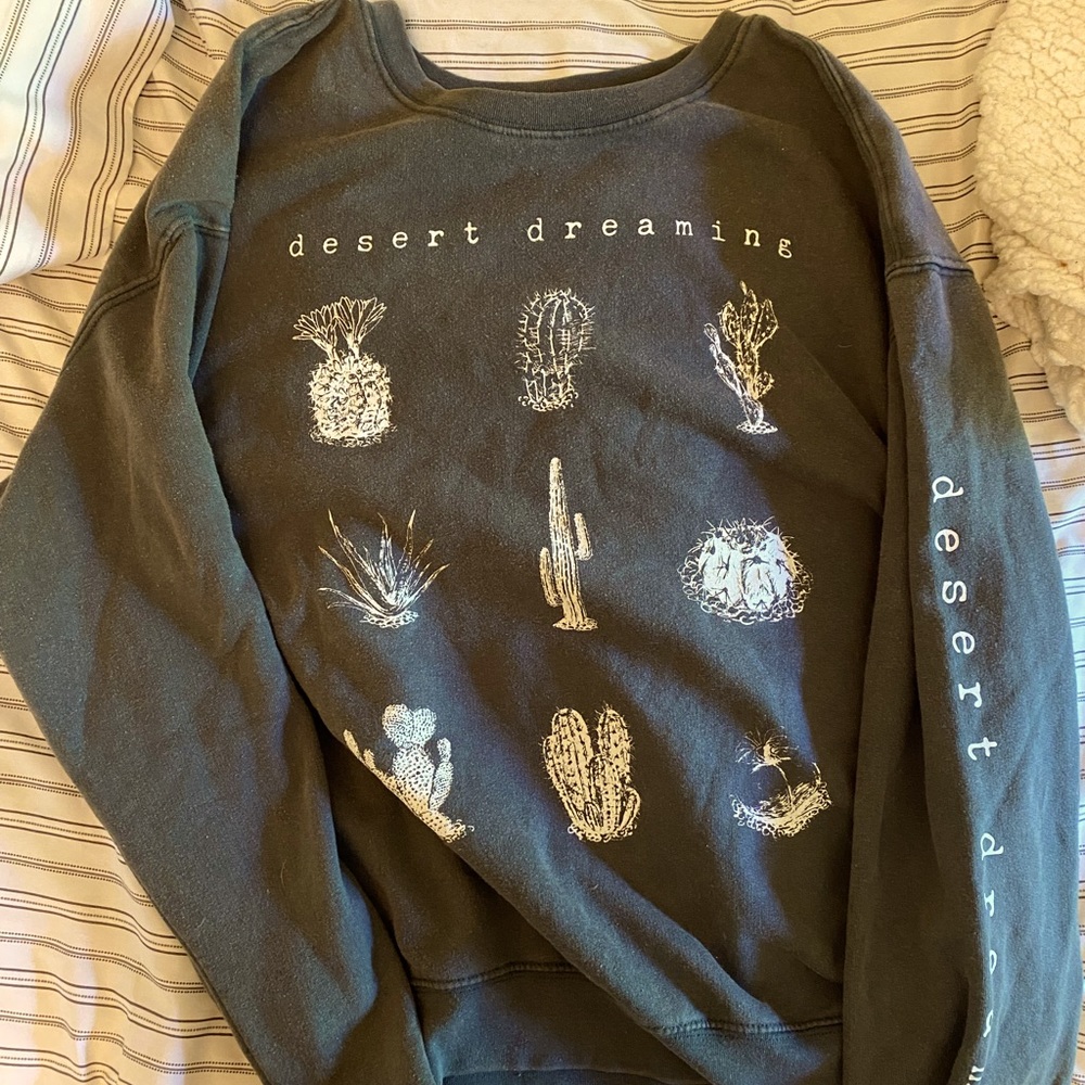Super cute cactus crewneck!!!!